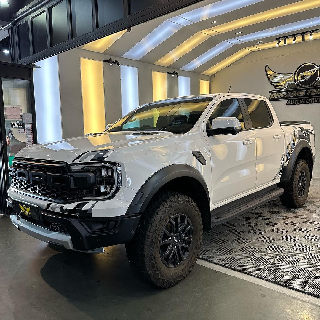 USA Ranger Raptor's Missing Front PPF Graphic