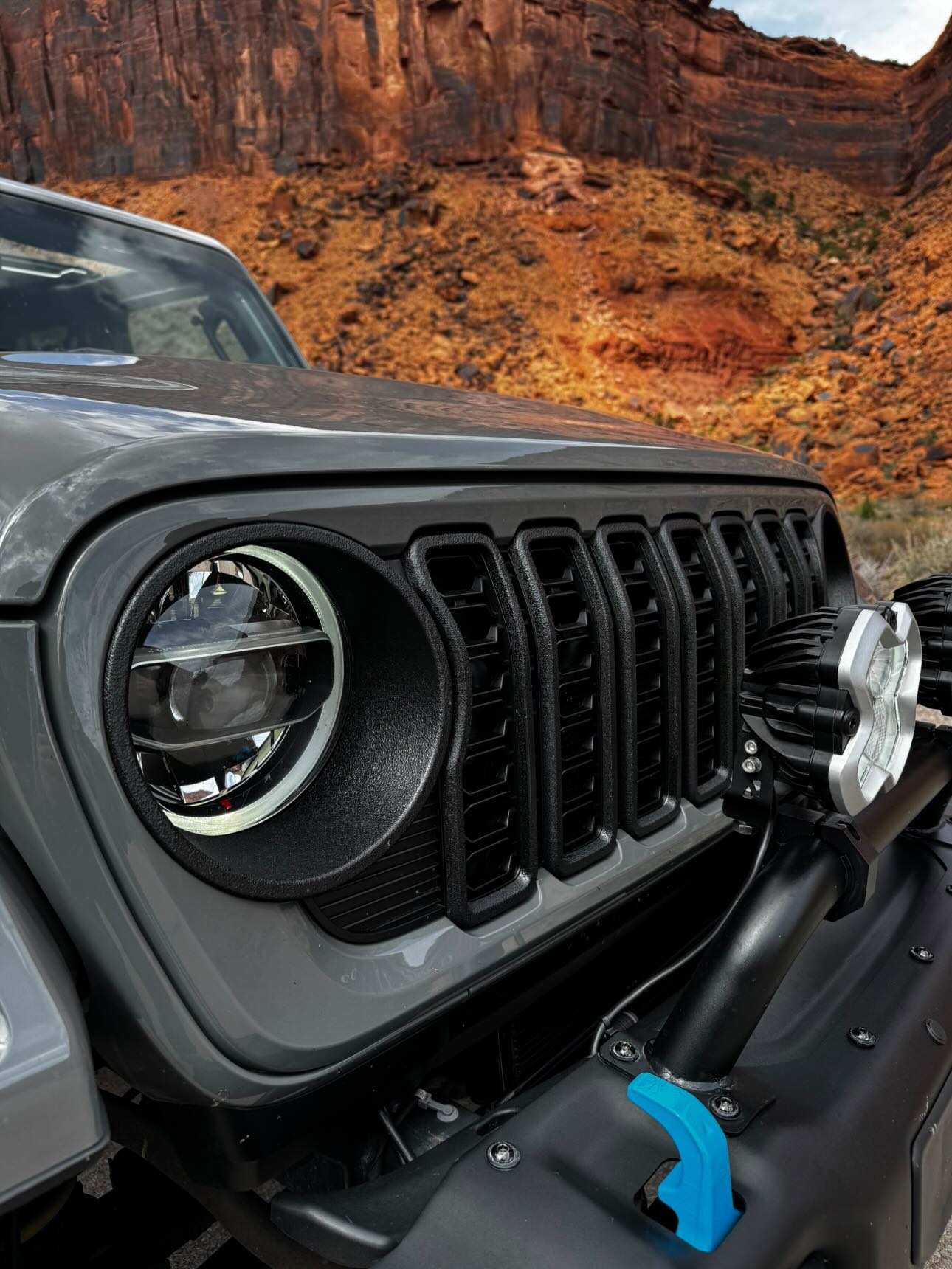 Raptorized/Satin Blackout Insert Covers for Jeep Wrangler JL & Gladiator JET 24 Grille * Silver Delete