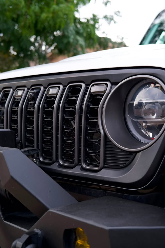 Satin Black Front Grille fits Jeep Wrangler JL/ Gladiator JT *Primer Coated