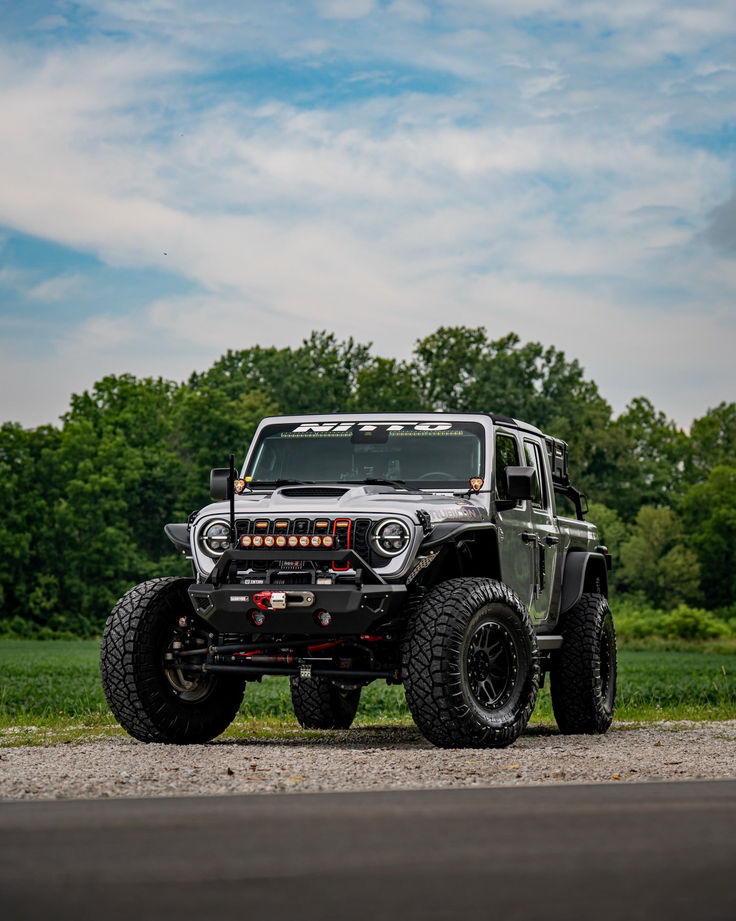 Custom Painted Front Grille – Refreshed Style fits Wrangler JL/ GladiatorJT